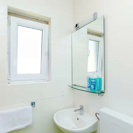 Apartman Leona A 2 *