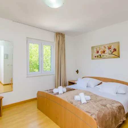 Leona A 2 * Zaton (Dubrovnik-Neretva)